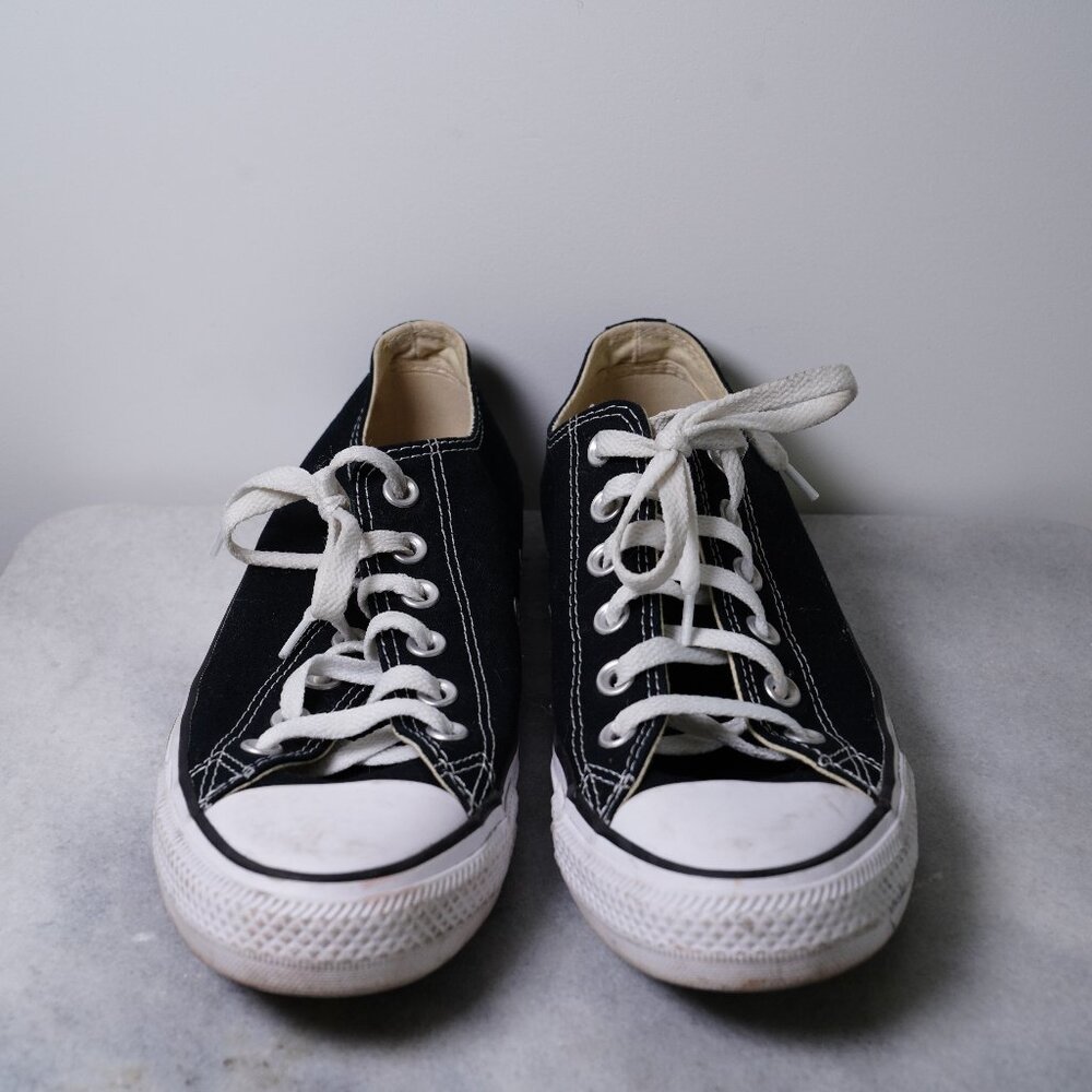 Converse Chuck Taylors Low Black Sz 9W/7M
